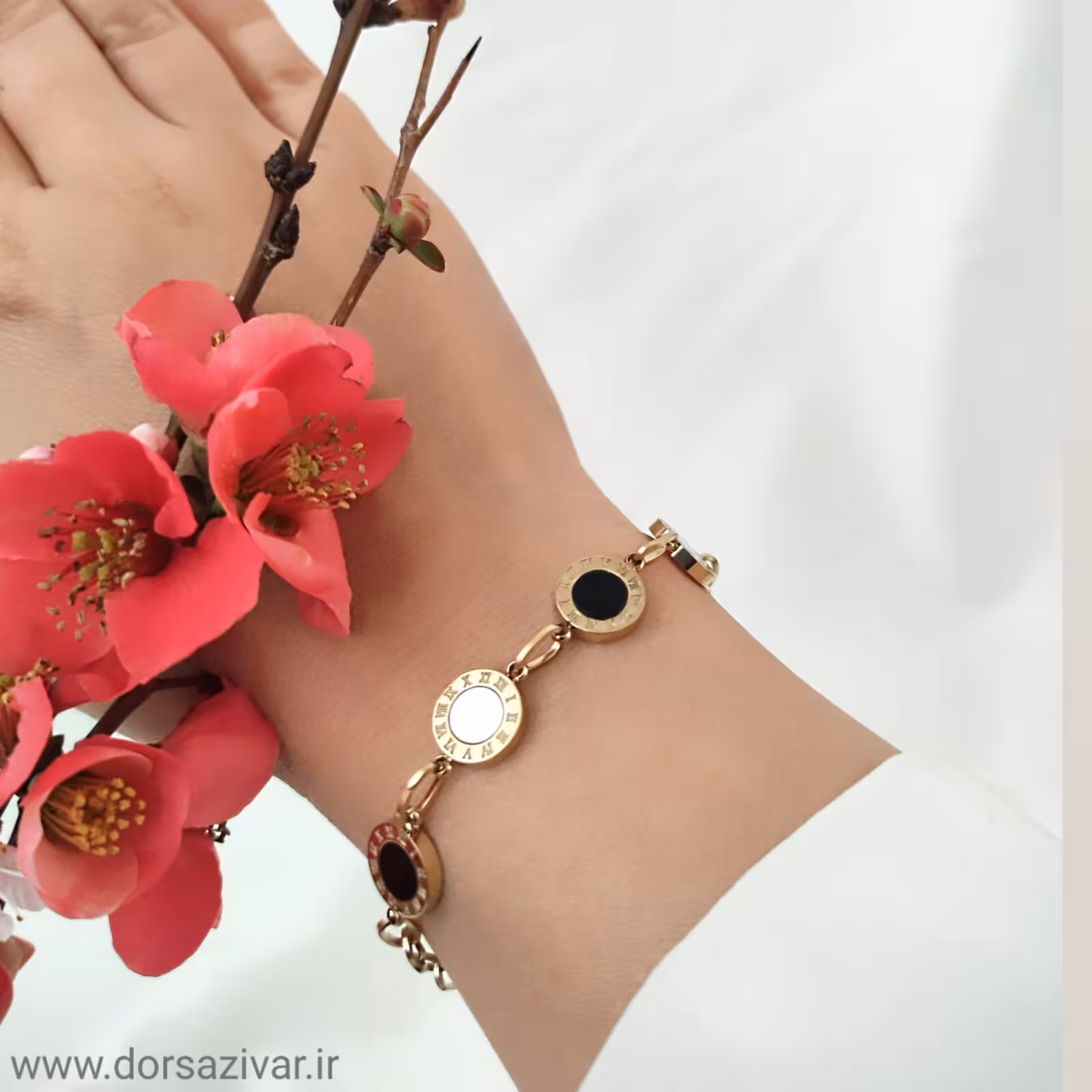 دستبند بولگاری (نگین صدفی و مشکی)