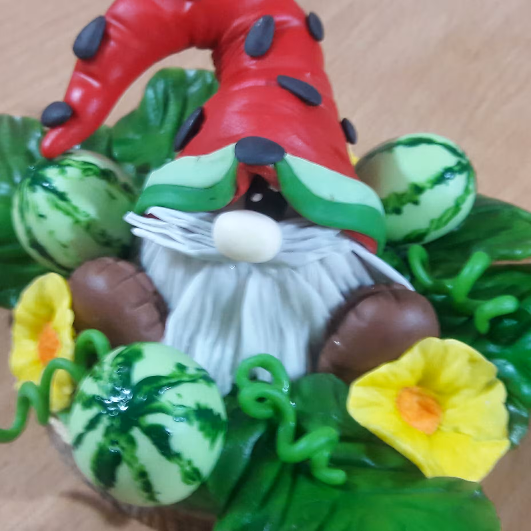 مجسمه لی لیپوت یلدایی ساخته شده با خمیر کاربردی قابل شستشو تزیین سفره های یلدایی