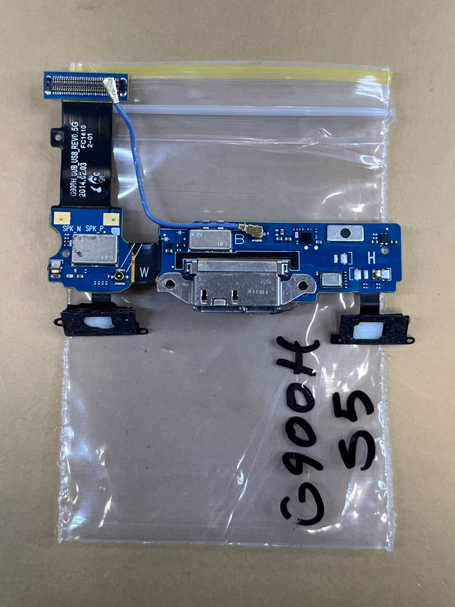 فلت شارژ سامسونگ SUB/UIF CHARGE SAMSUNG S5-G900H اصل فابریک و روکاری &#8220;اصالت کالا&#8221;:&#8221;اصل&#8221;