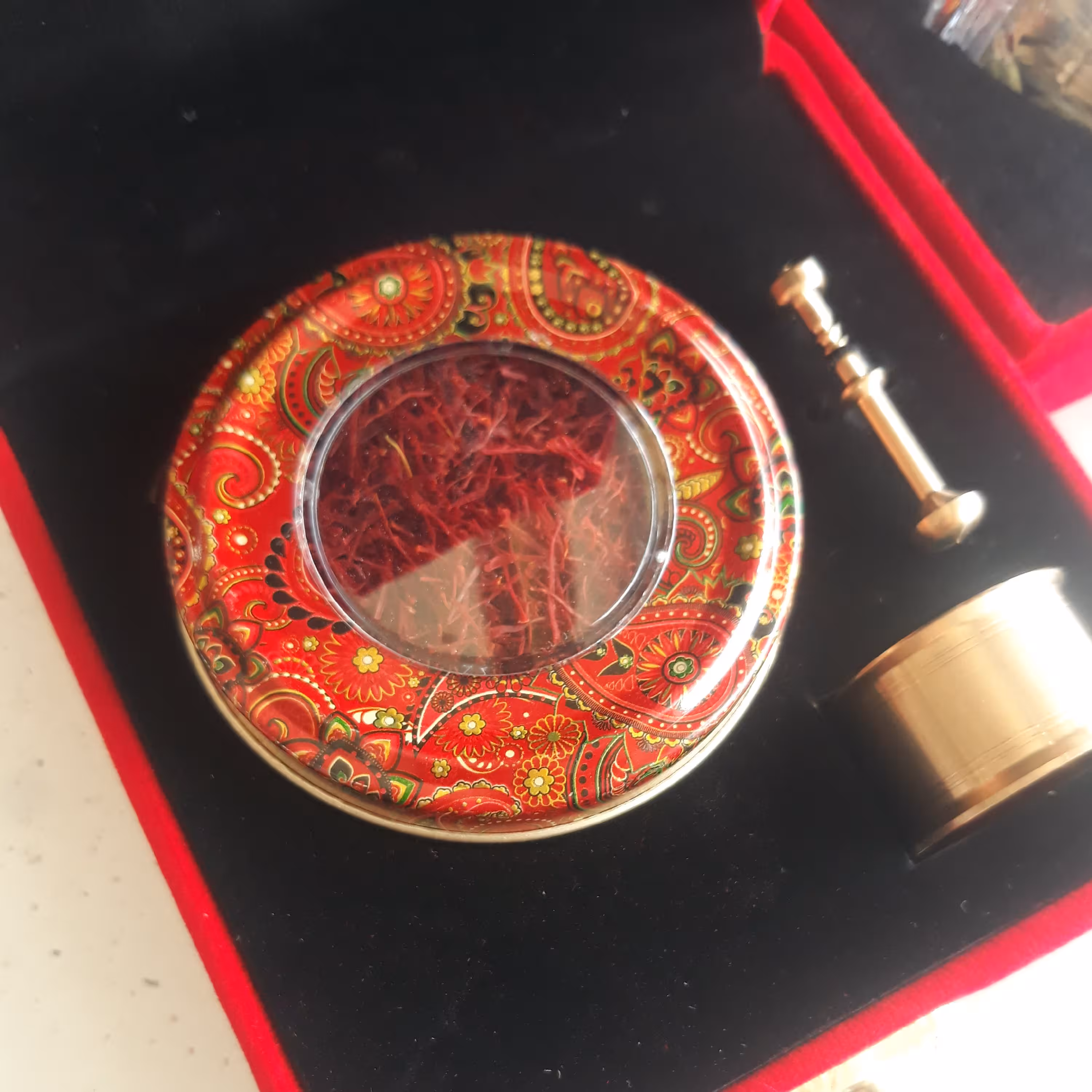 زعفران و جعبه هاون