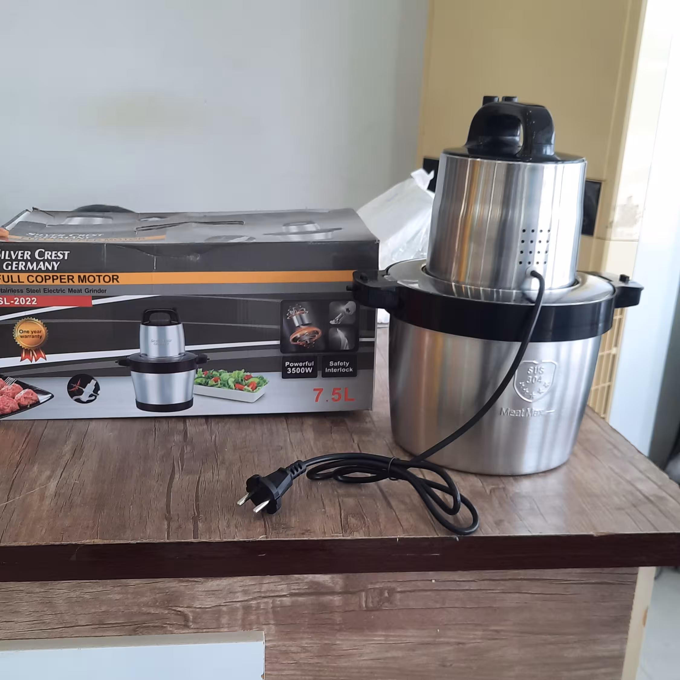 خردکن حرفه ای سیلور کرست اصل7.5لیتری3500وات
 مدل sl2022