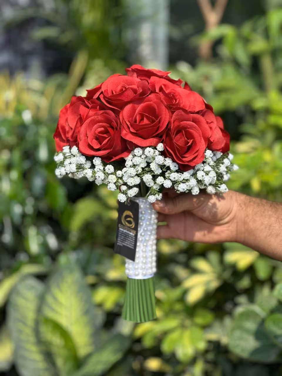 دسته گل عروس مصنوعی مدل رز زرشکی 18شاخه