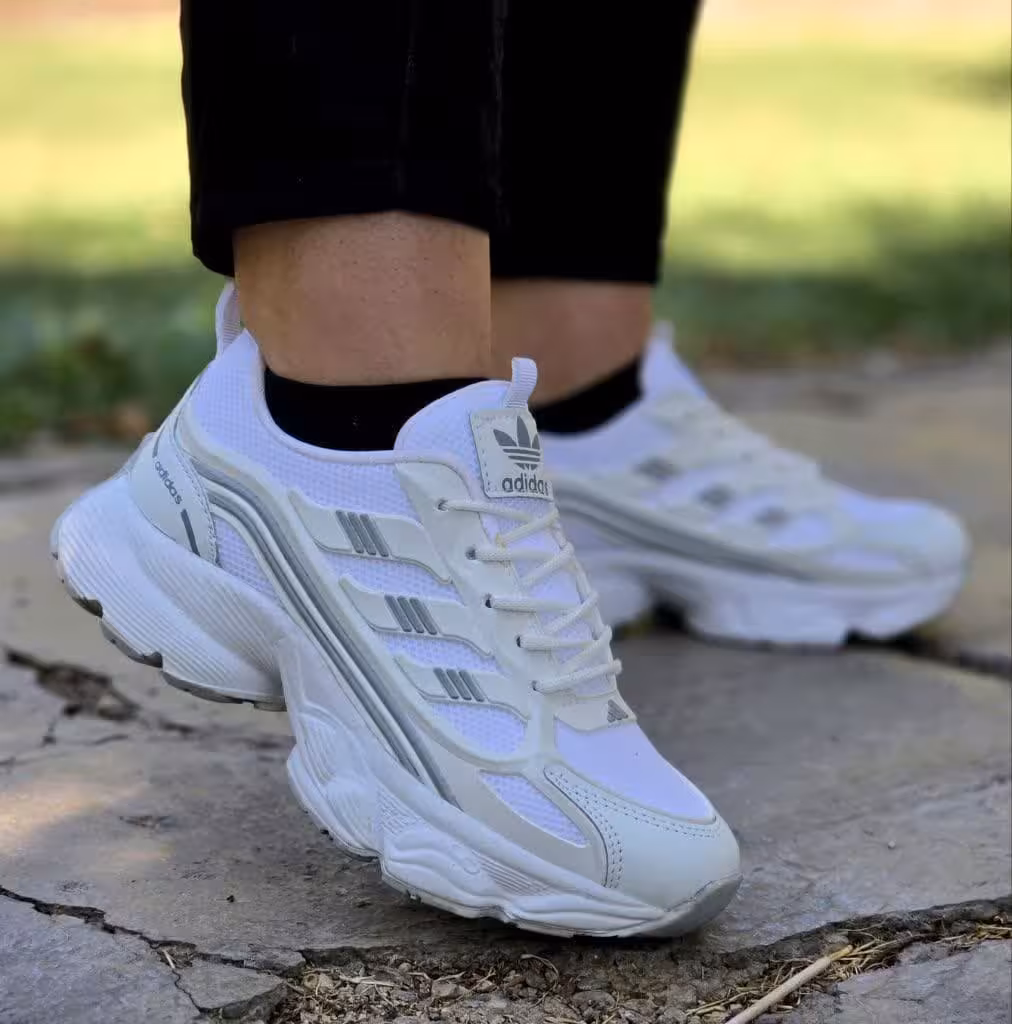 فروش  ویژه کفش اسپرت دخترانه زنانه مدل ادیداس مناسب برای باشگاه  و پیاده روی رنگ سفید طوسی  با ارسال رایگان