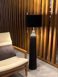 اباژور کنار سالنی مدرن