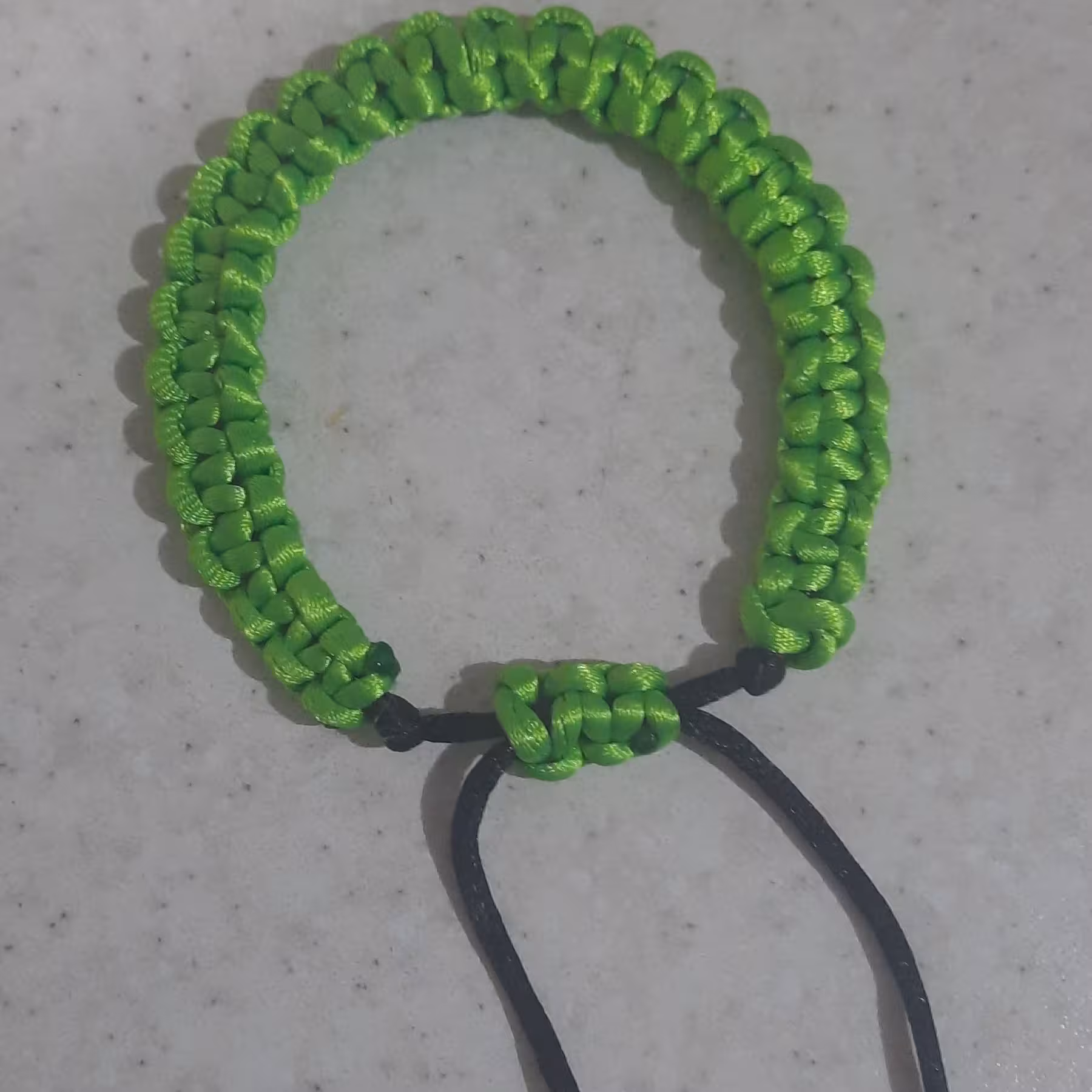 دستبند نخی ساده