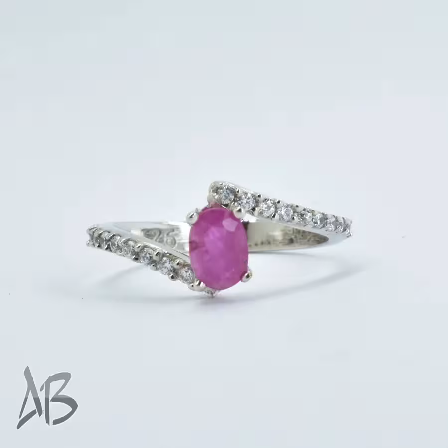 انگشتر نقره زنانه با نگین یاقوت صورتی اصل برلیان کات آقابزرگ کد 302