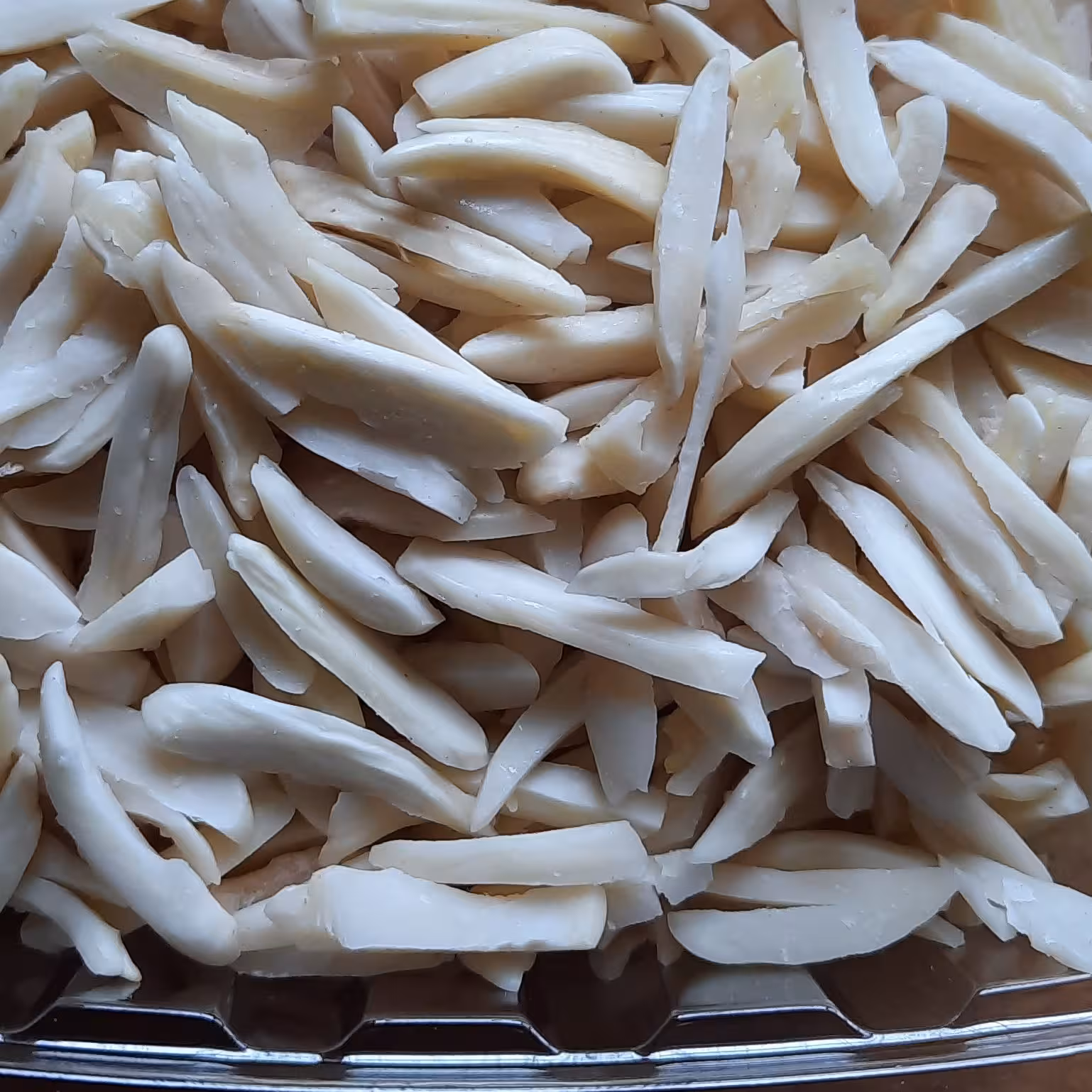 خلال بادام ایرانی شیرین و تازه منطقه آذربایجان 50 گرمی