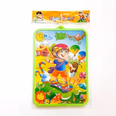 تخته وایت برد پلاستیکی سایز 26*18 سانتیمتر فانتزی طرح پسر اسکیت سوار