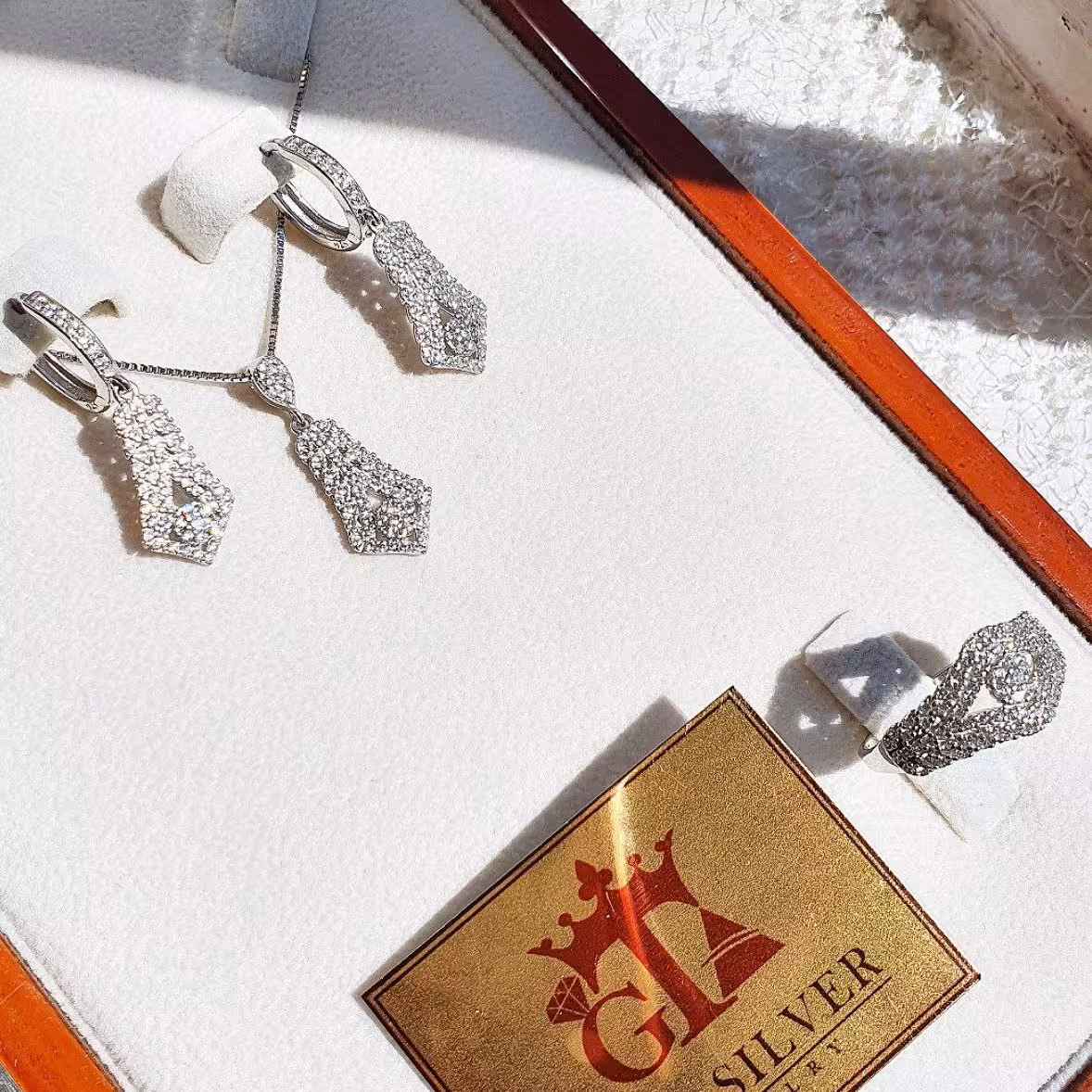 نیمست زیبا و چشمنواز جوااری نقره عیار925 اصل و درجه یک برندGTA