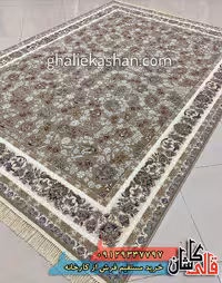 فرش 1000 شانه طرح افشان گل سرخ زمینه ترمه ای کاشان _ گل برجسته