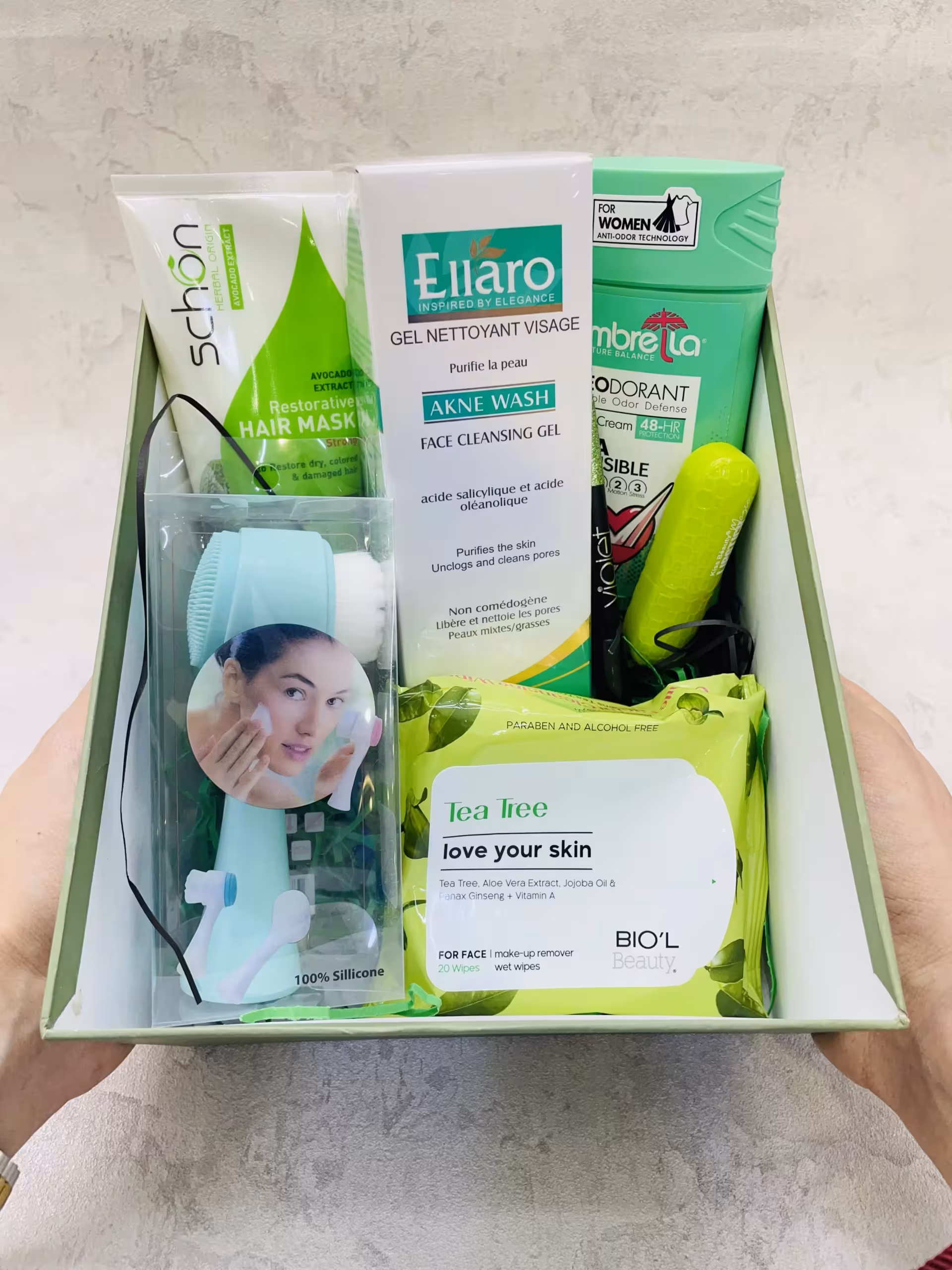 پک سبز آرایشی بهداشتی روز دختر