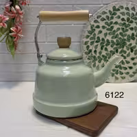 کتری لعابی سبز پاستیلی با دسته چوبی 2.5 لیتر