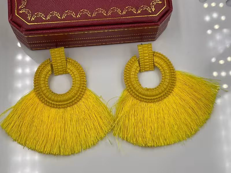 گوشواره طرح نخی زرد