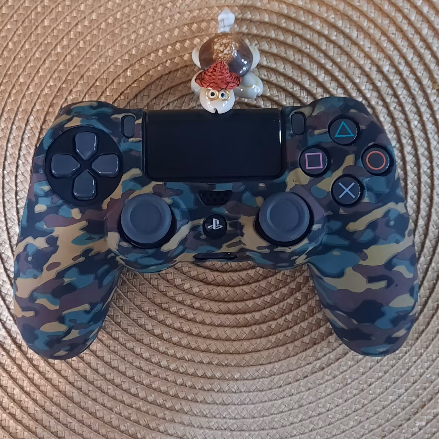 کاور دسته ps4 سیلیکونی طرح چریکی