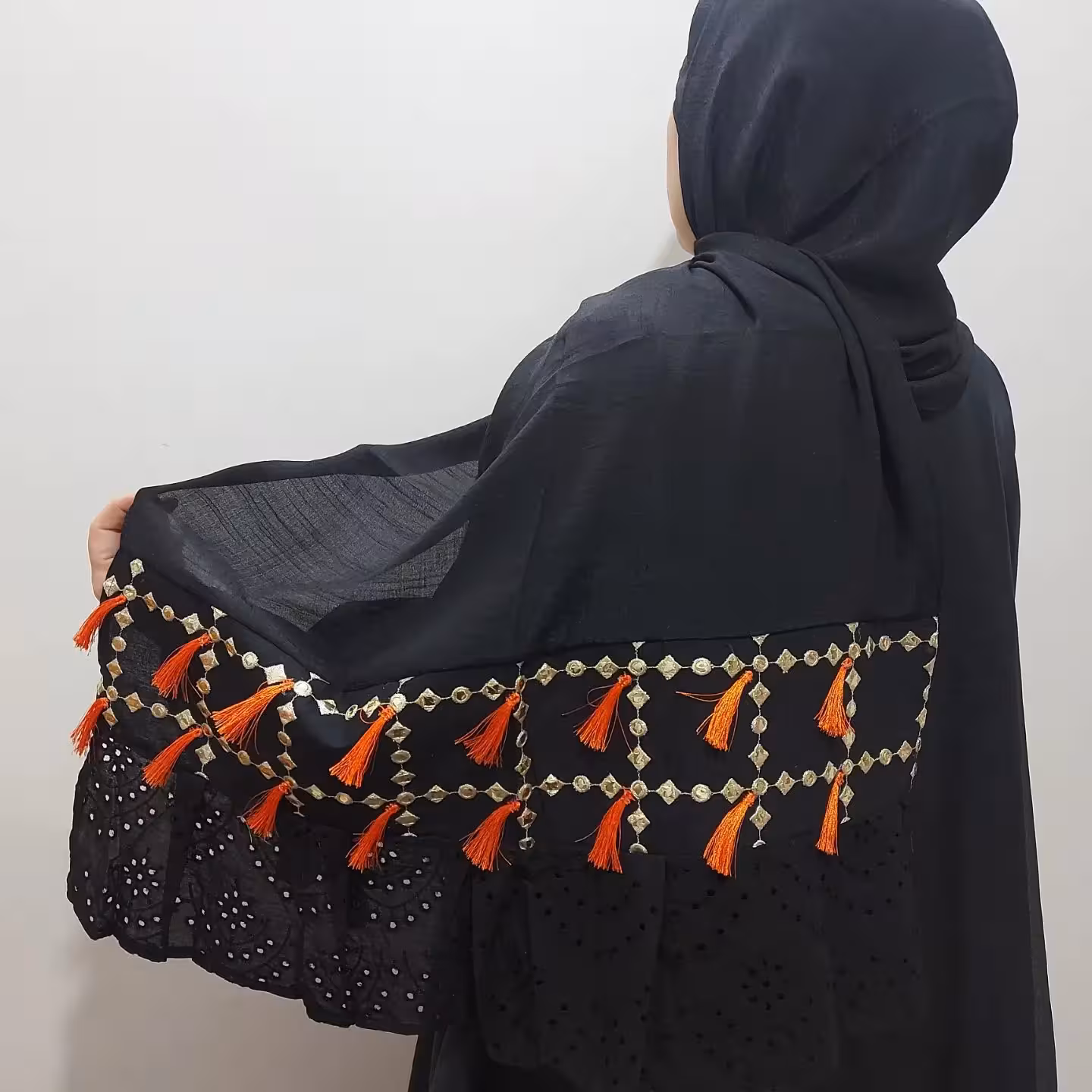 شال نخی خنک مزونی مشکی خرجکار هندی و سوزن دوزی و خامه دوزی