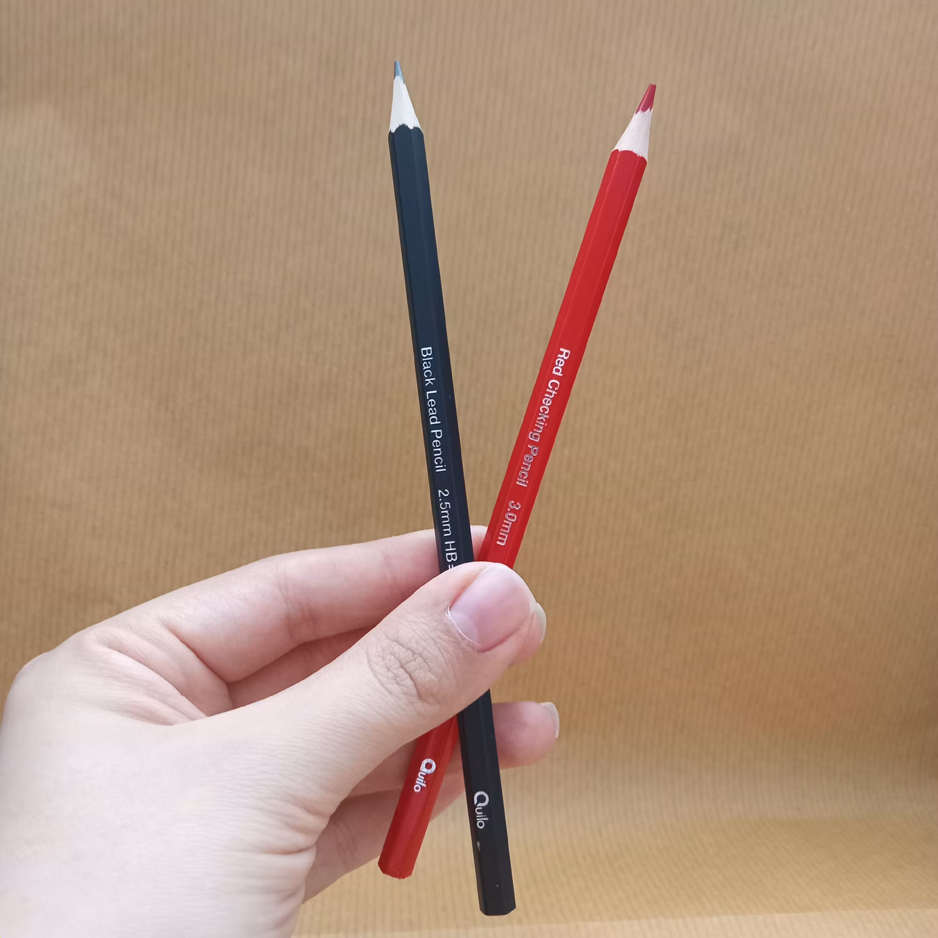 مداد مشکی و قرمز برند کوییلو