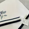 حوله مادام کوکو مدل Beline سایز 50x76 سانتی متر