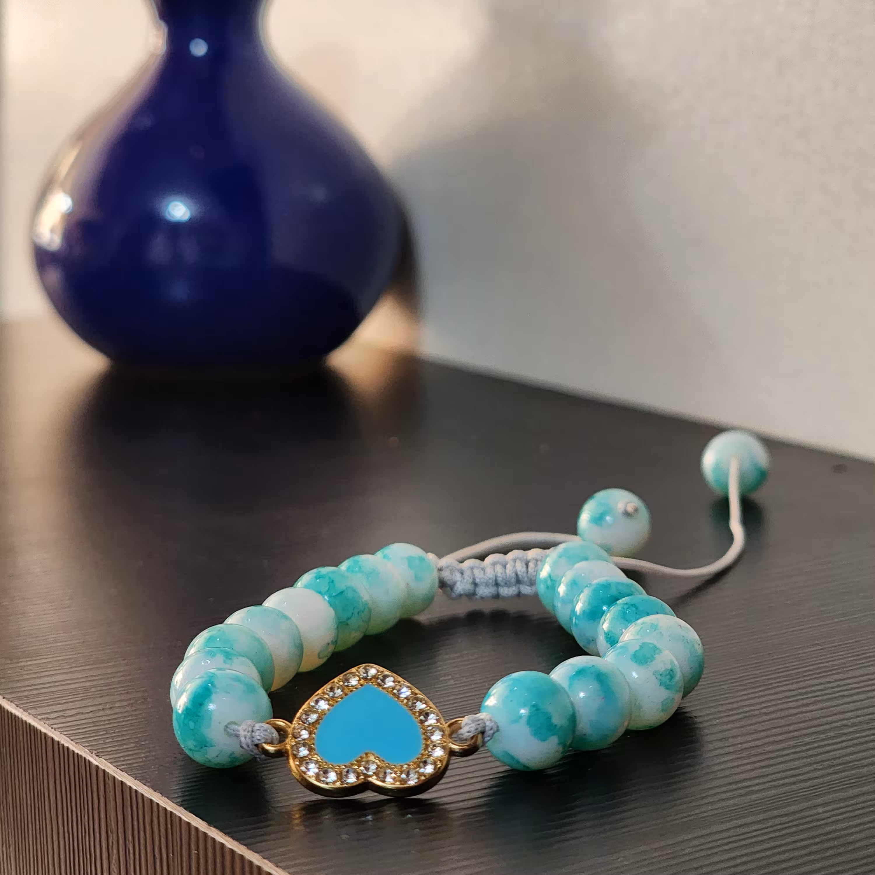 دستبند نگین دار با بند کشویی