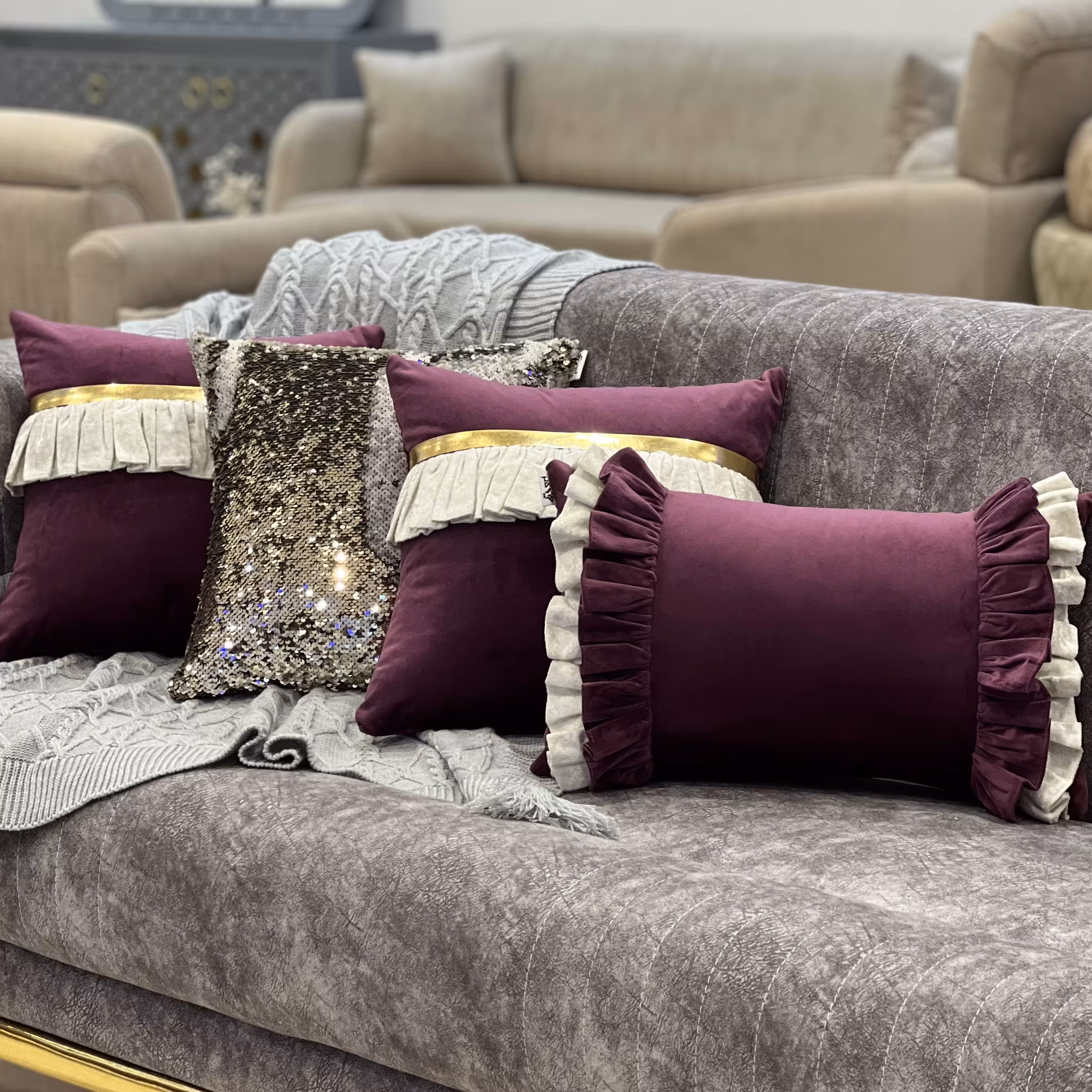 ست کوسن 4 عددی طرح شهرزاد مخمل کرم و بنفش