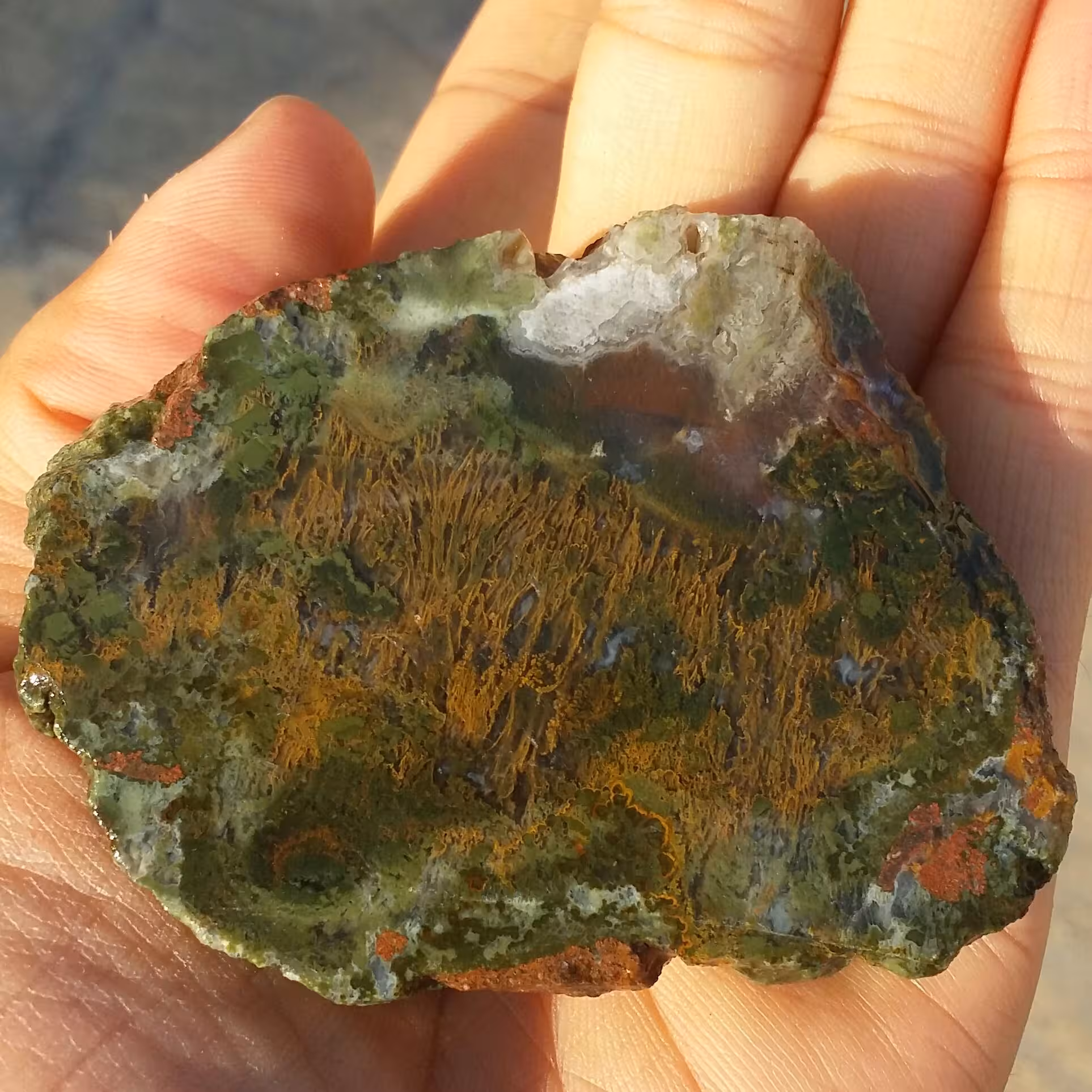 اسلایس سنگ راف عقیق منظره 7رنگ بسیار دیدنی شاهکار خلقت کاملا طبیعی
با قابلیت ساخت چند نگین دیدنی و محشر
 کد 7991