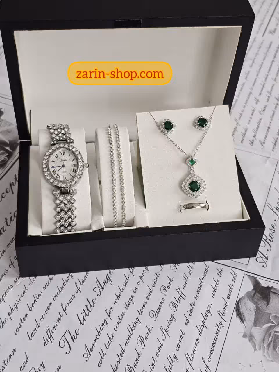 ست زنانه ساعت نگینی و نیمست استیل