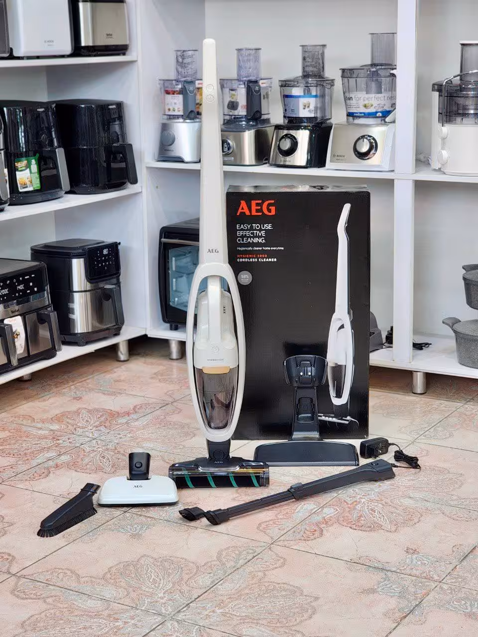 جاروشارژی آاگ مدل As52hp25sh