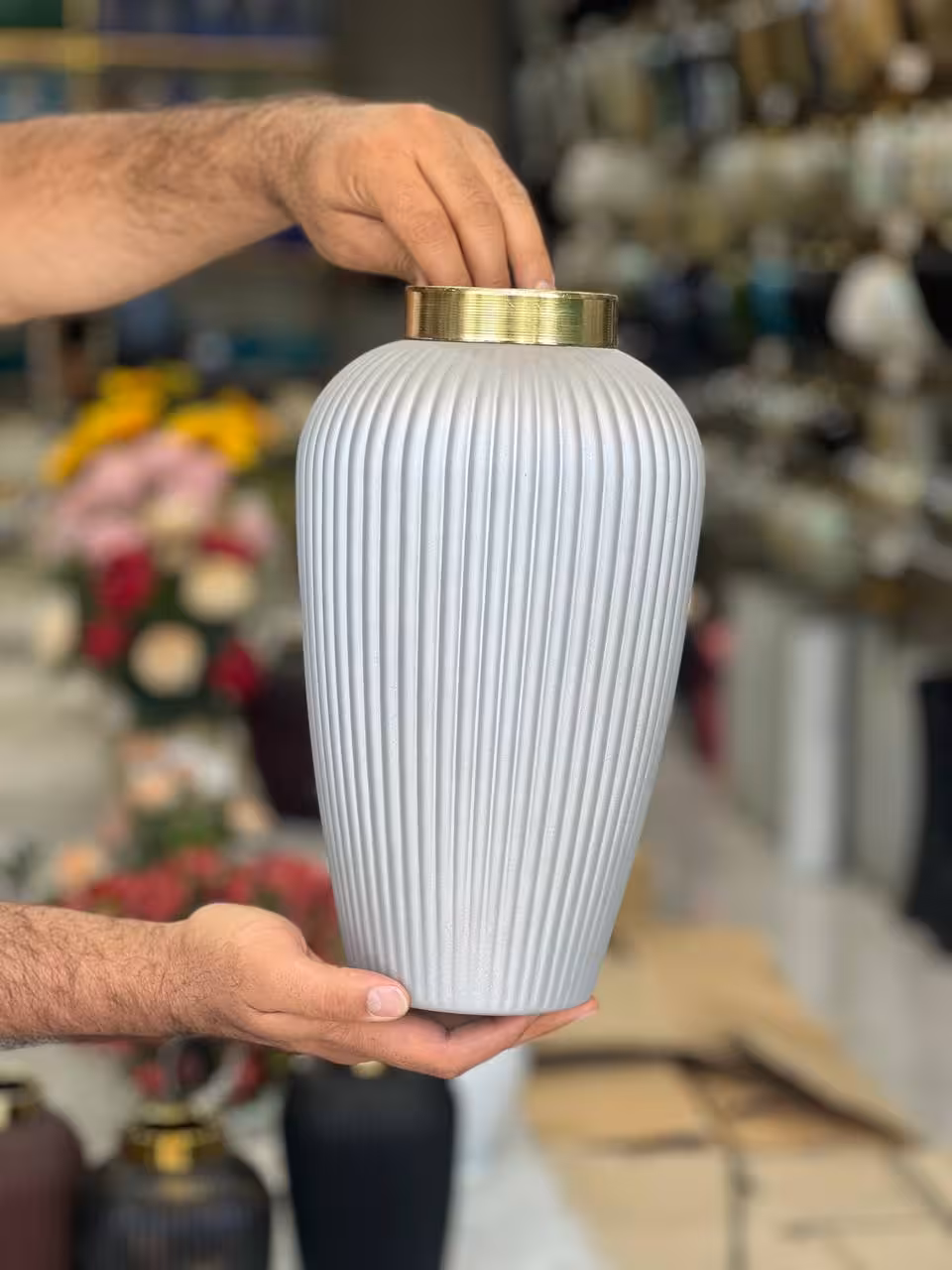 گلدان شیشه ای سیلور(نقره ای) مدل بهار خط دار