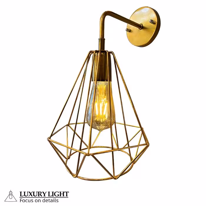 چراغ دیواری هرمی