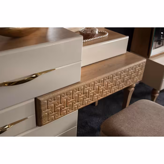 میز آرایش کد 212