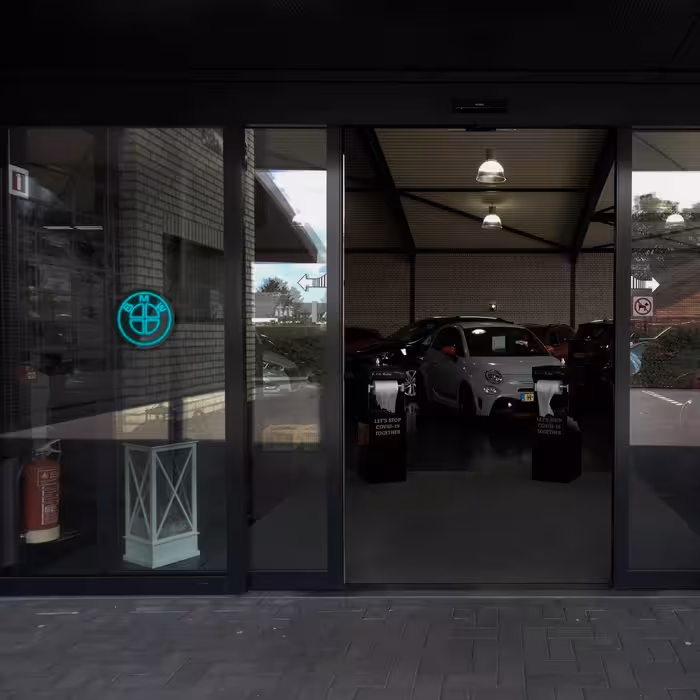 چراغ دیواری نئون دیزاین طرح BL_TBL