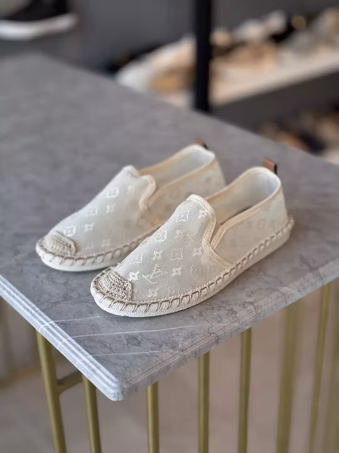 ونس کنفی وارداتی فول طبی کد M11699 رنگ کرم سایز 41