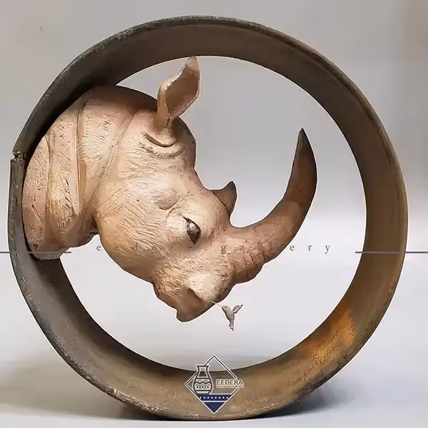 تندیس کرگدن و مرغ مگس خوار