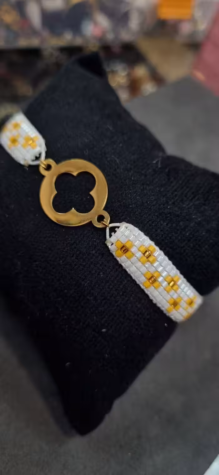 دستبند میوکی اسانسوری