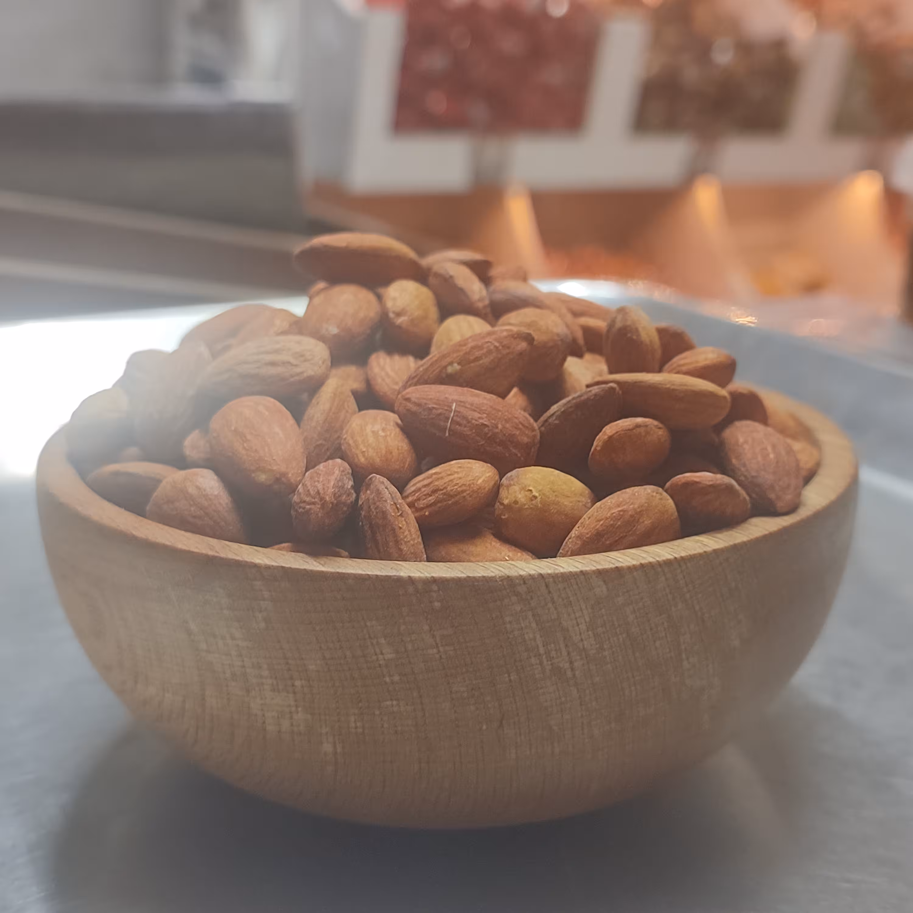 مغز بادام درختی لیمویی زعفرانی(500 گرم خالص)
