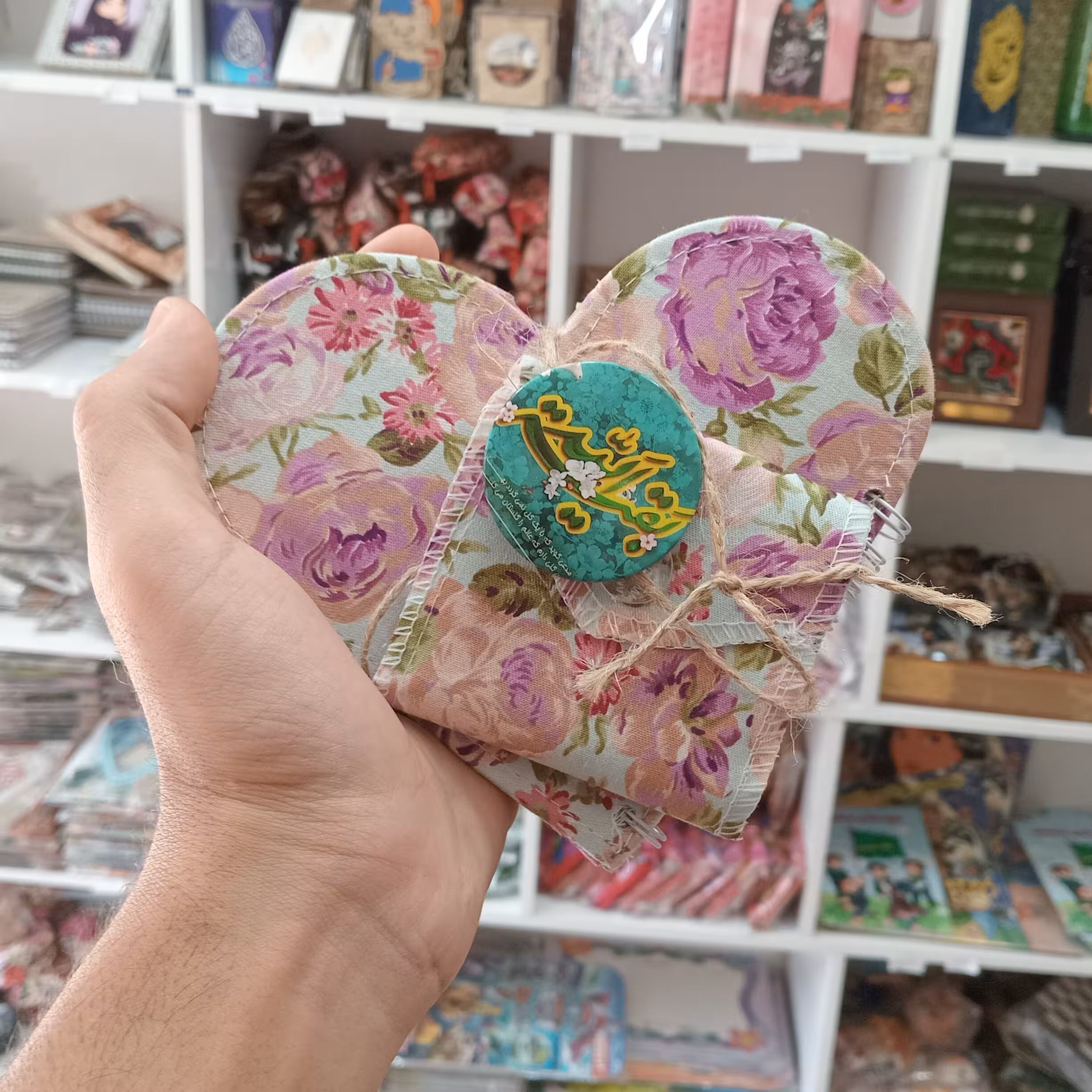 دفترچه مخمل قلبی گلگلی همراه جانماز جیبی و پیکسل