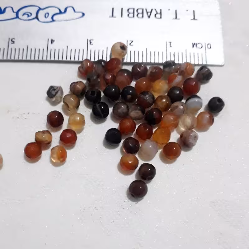 مهره عقیق معدنی سایز 4 میل(فروش به صورت دونه ای)