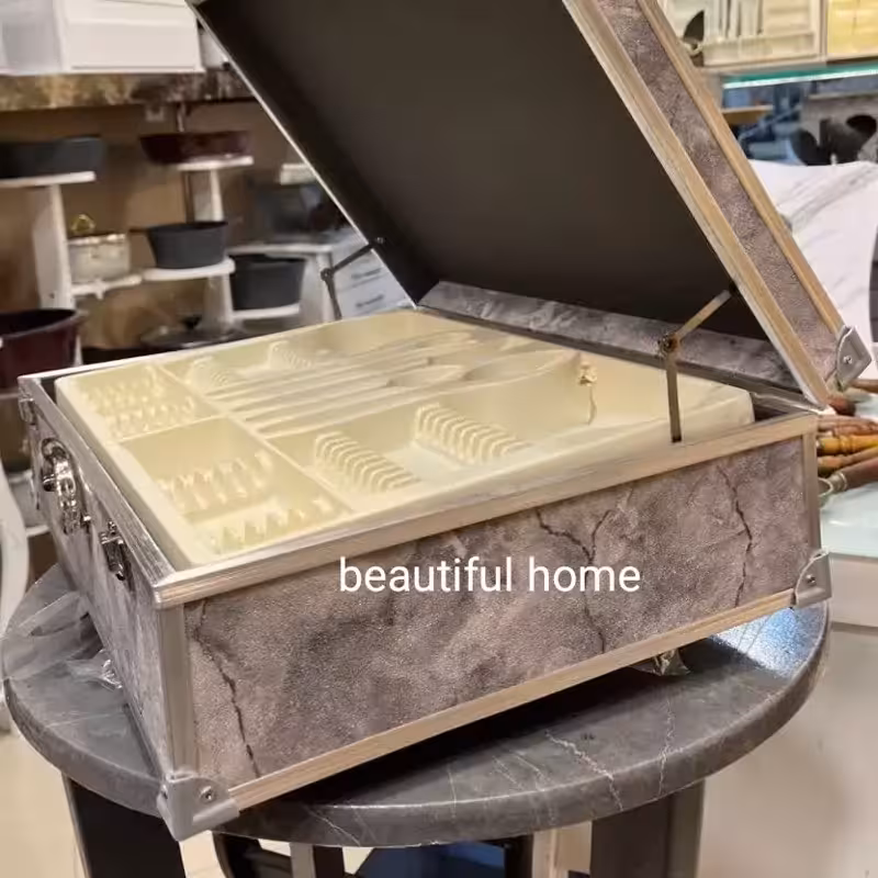 چمدون قاشق و چنگال