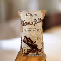 شکلات بیسکوییتی مغزدار کانفت روشن