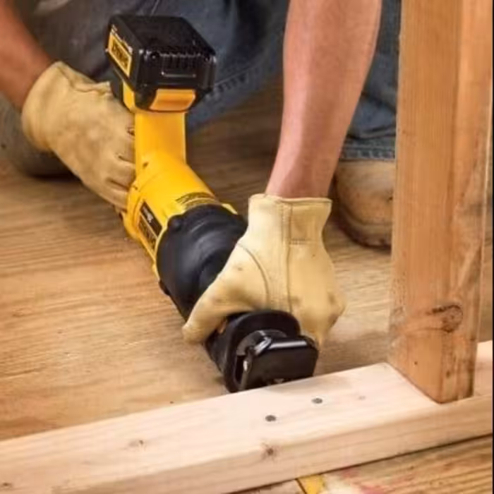 اره افقی بر شارژی دیوالت مدل DCS380M2