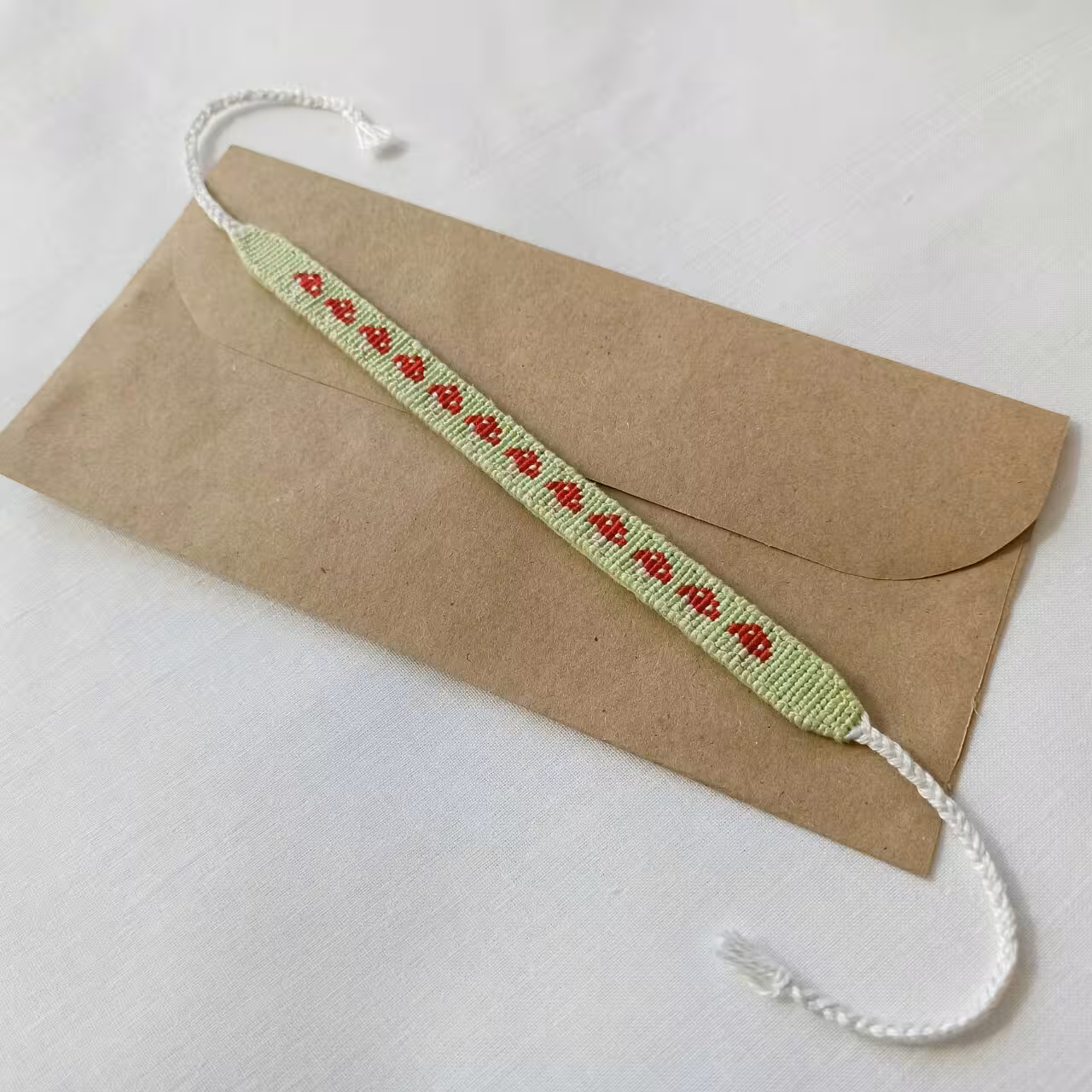 دستبند بافت مدل قارچ 