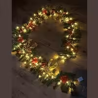 ریسه کاج کریسمس چراغدار تزیین شده