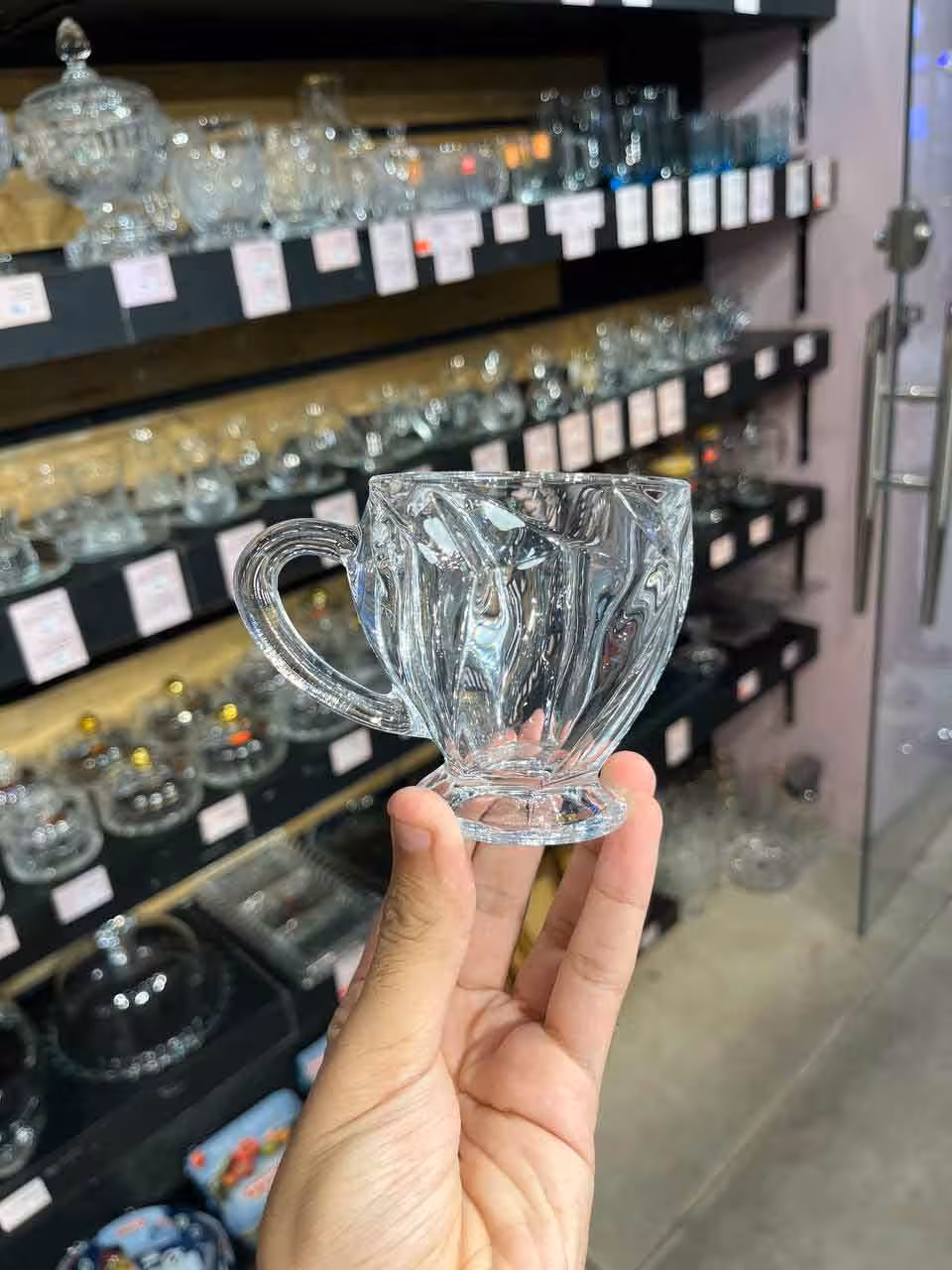 فنجان ماکائو پایه دار