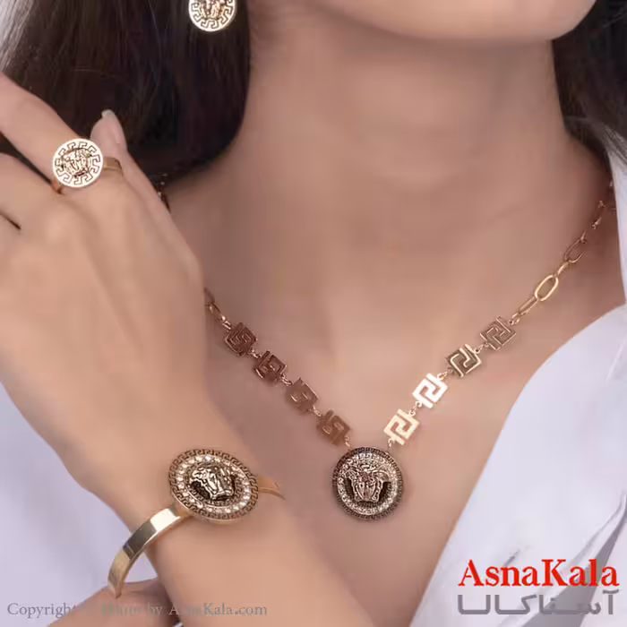 نیم ست زنانه استیل 316 شامل گردنبند و گوشواره و دستبند و انگشتر مدل ورساچه کد NIM14529W