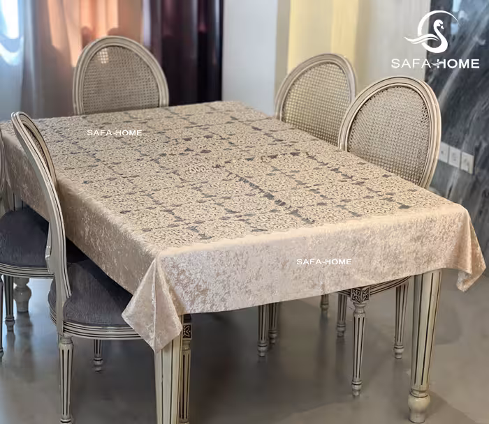 رومیزی ناهارخوری طرح سلین نسکافه‌ای روشن