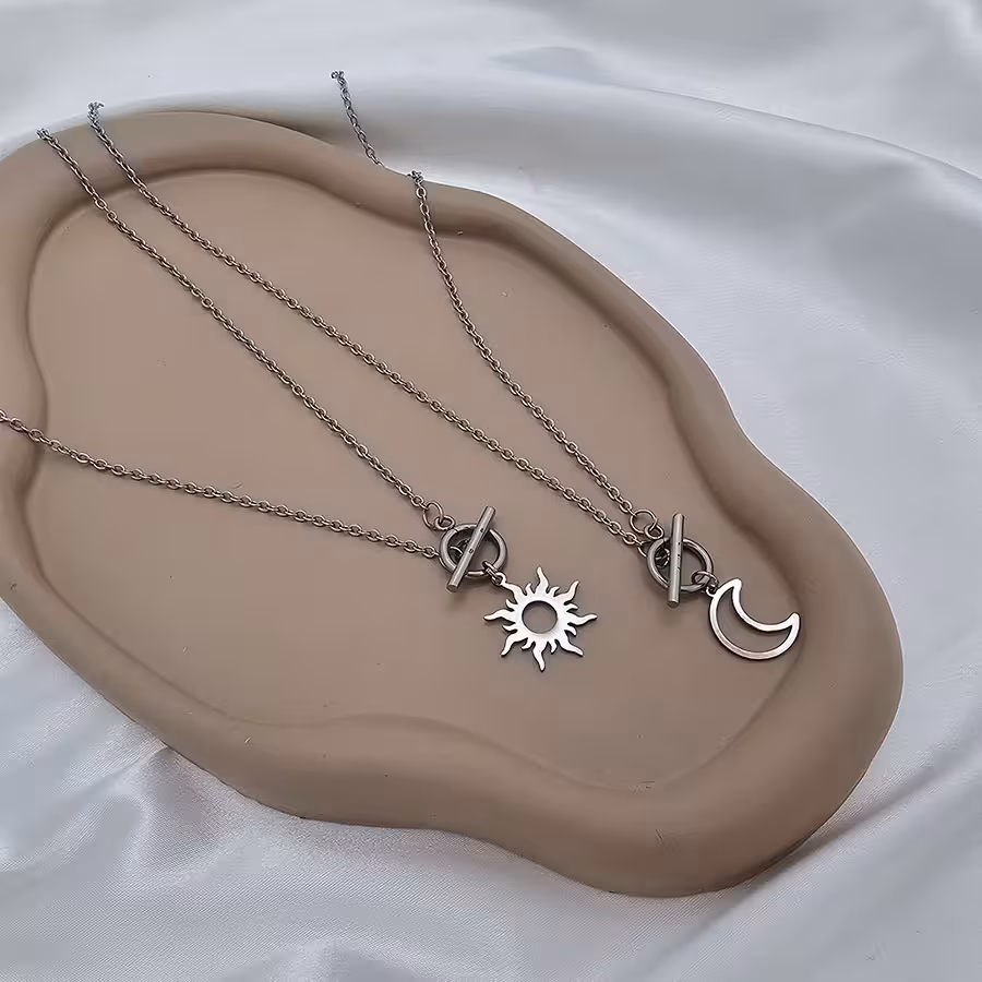 گردنبند استیل قفل تی ماه و خورشید