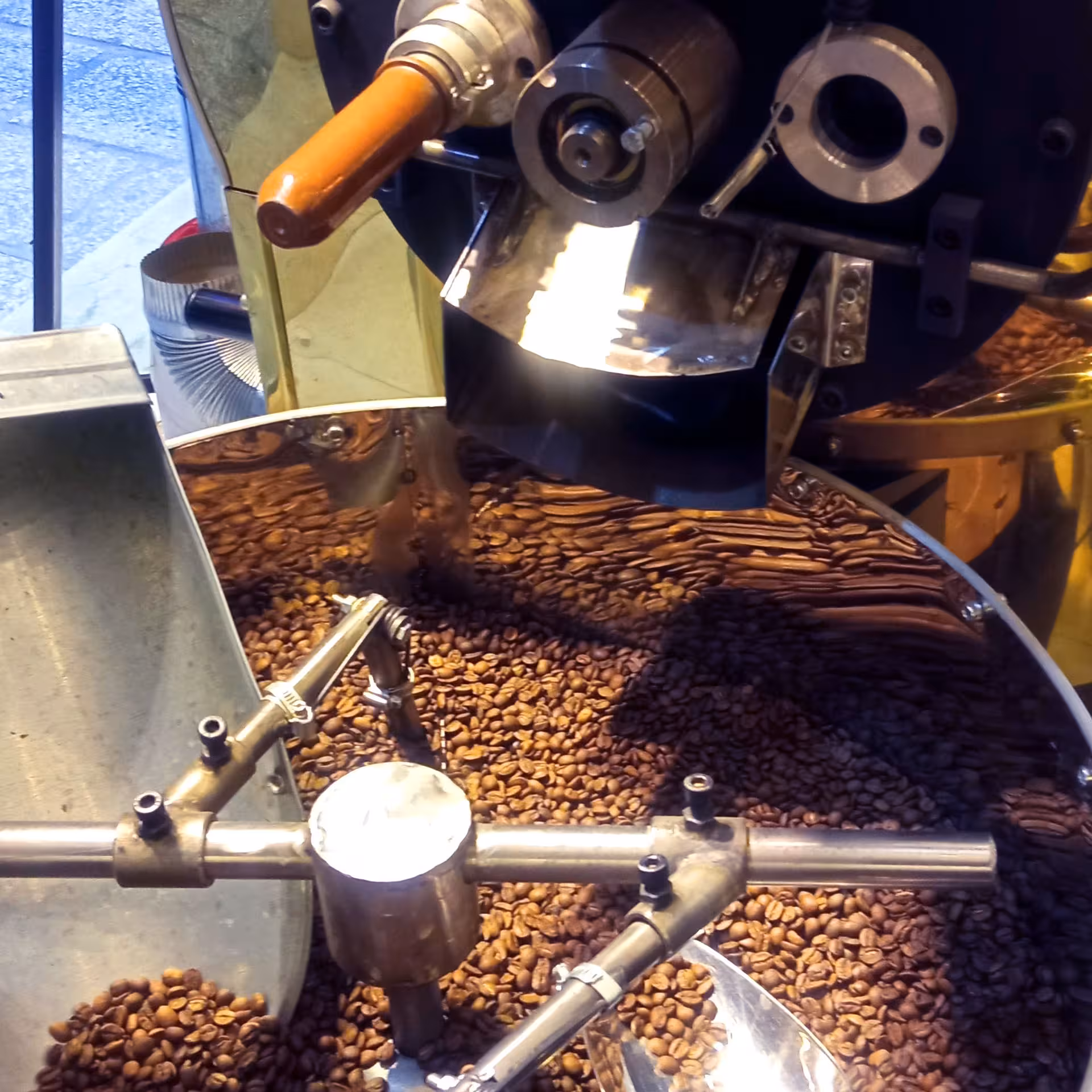 دان قهوه برزیل عربیکا گرید  A تازه رست  بسته نیم کیلویی