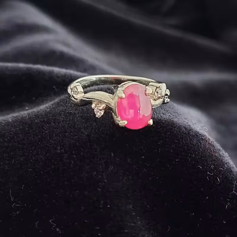 انگشتر نقره زنانه یاقوت صورتی اصل تراش کابوشن آقابزرگ کد 563