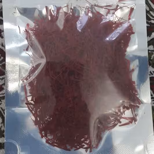 زعفران اتویی یک مثقالی  با رنگ عالی و کیفیت بسیار عالی  همراه با بسته بندی باکیفیت و مرقوم به صرفه