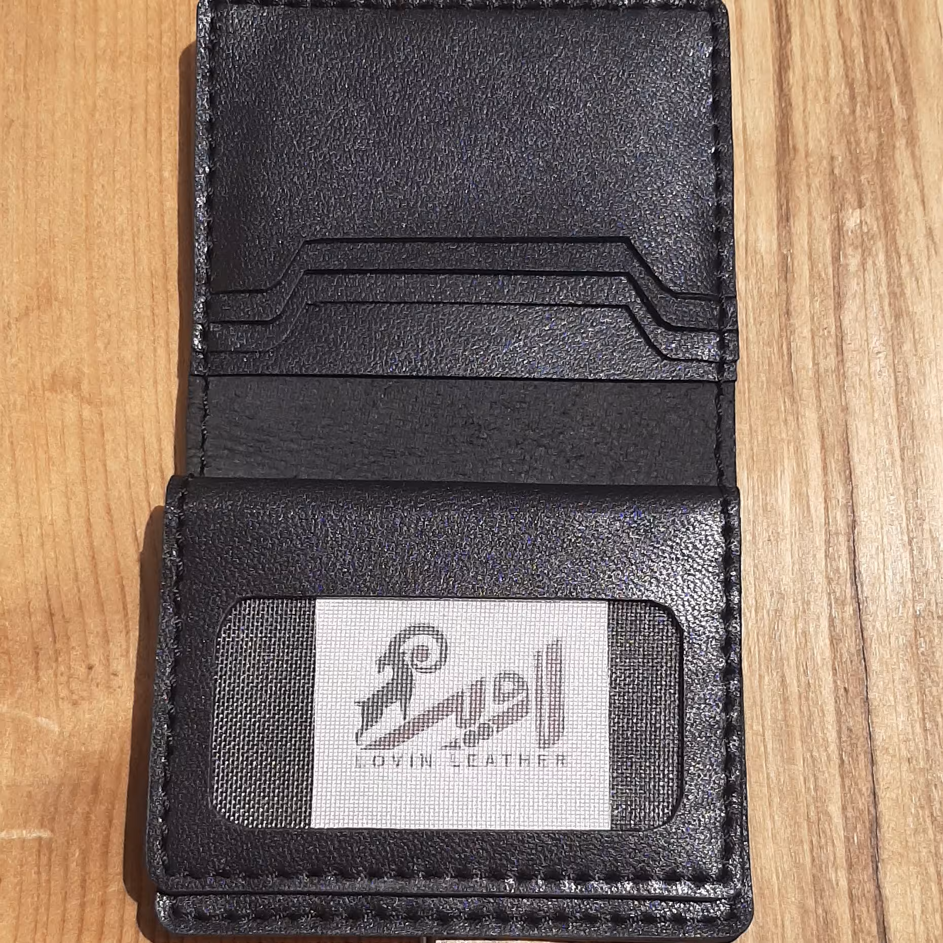 جاکارتی چرمی