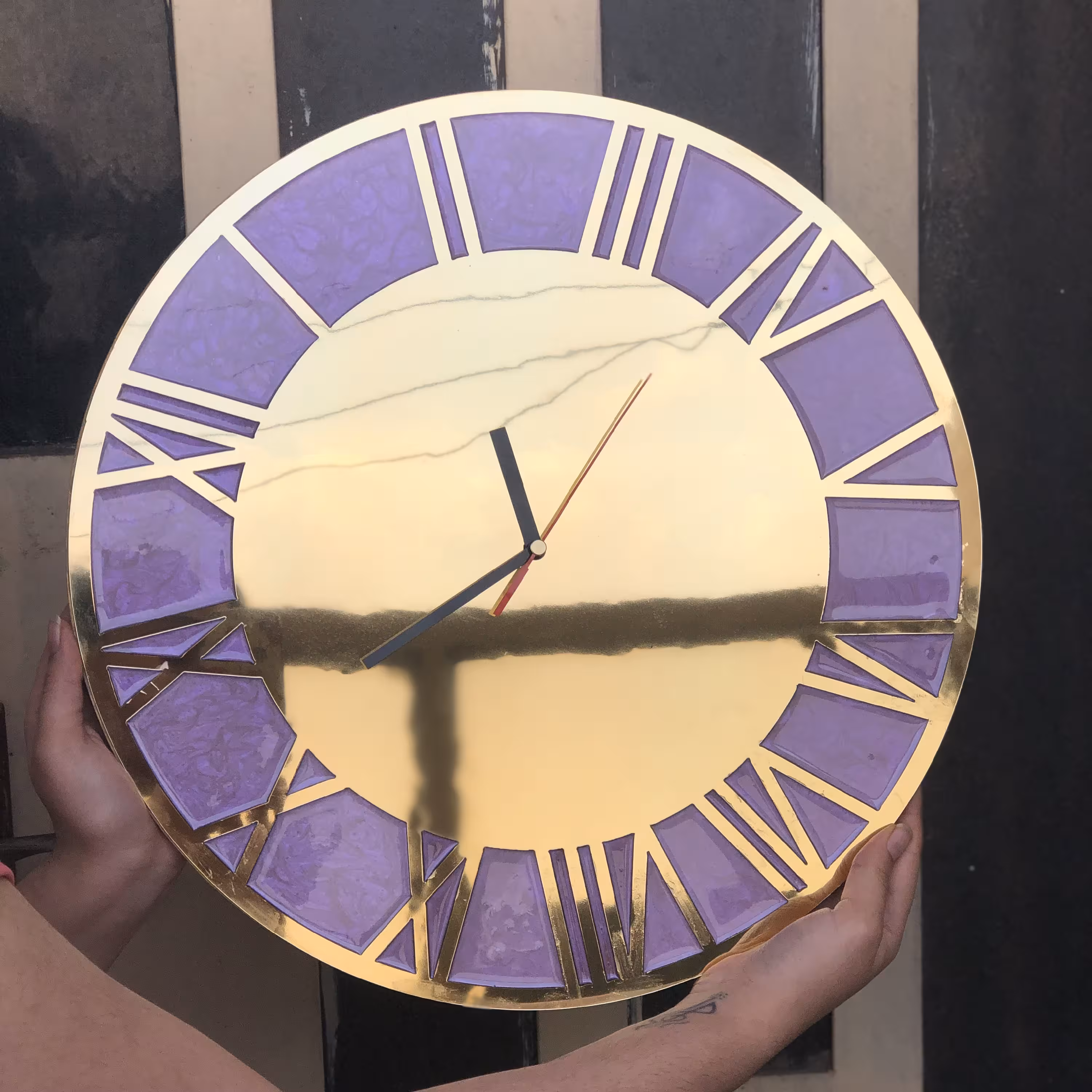 ساعت آینه ای